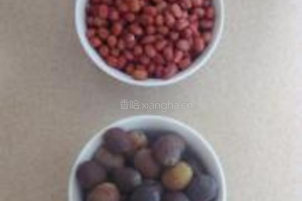 莲子红豆沙的做法图解1