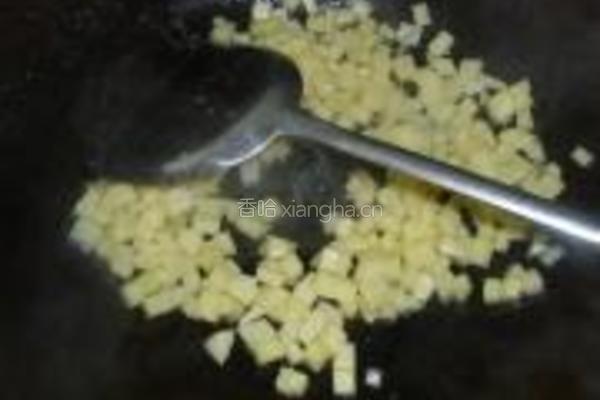 土豆鱼丸炒饭的做法图解7