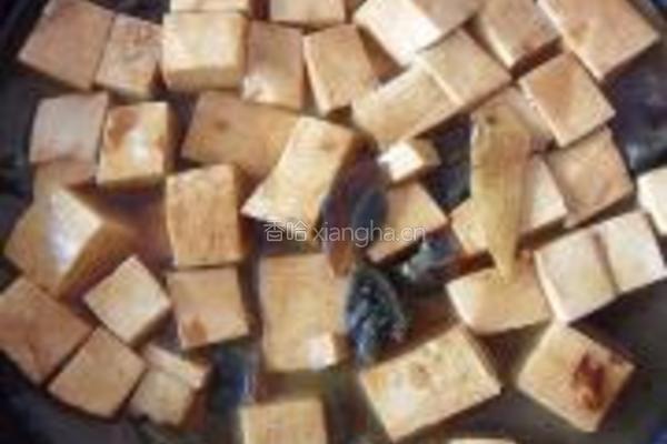皮蛋香辣豆腐的做法图解11