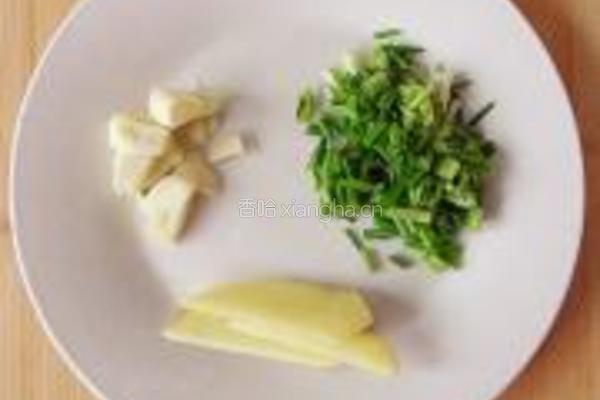 皮蛋香辣豆腐的做法图解3