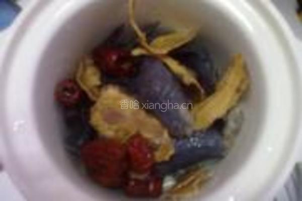 当归红枣乌鸡汤的做法图解3