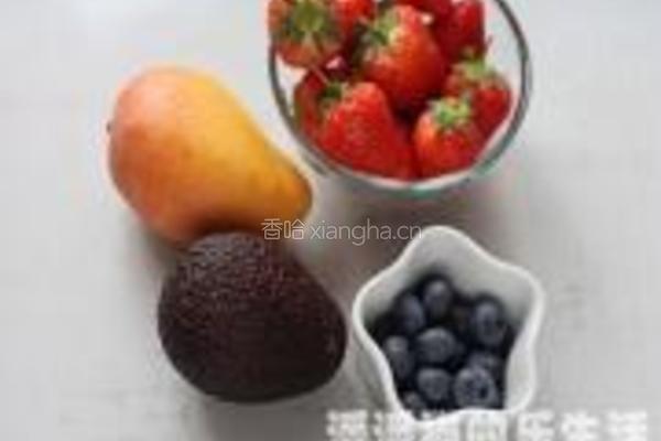 牛油果酱水果沙拉的做法图解1
