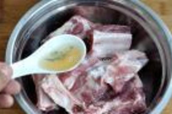 酸豆角炒排骨的做法图解7