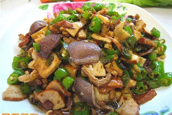 辣炒香干鸡杂