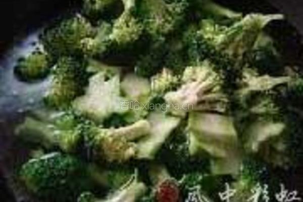 番茄炒西兰花的做法图解1
