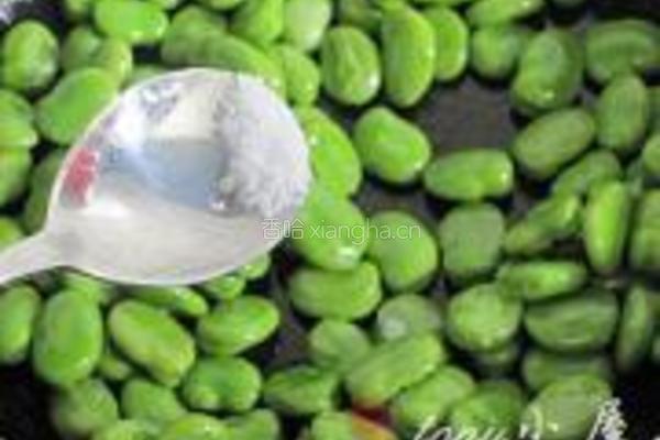 香葱爆蚕豆的做法图解4