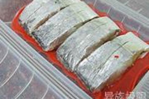 蛋黄焗带鱼的做法图解5