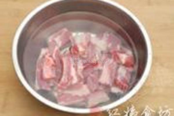 紫灵芝炖排骨的做法图解1