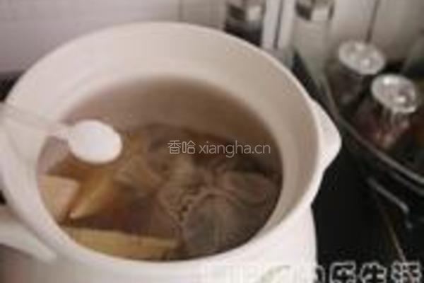 鸡骨草冬笋煲骨汤的做法图解6