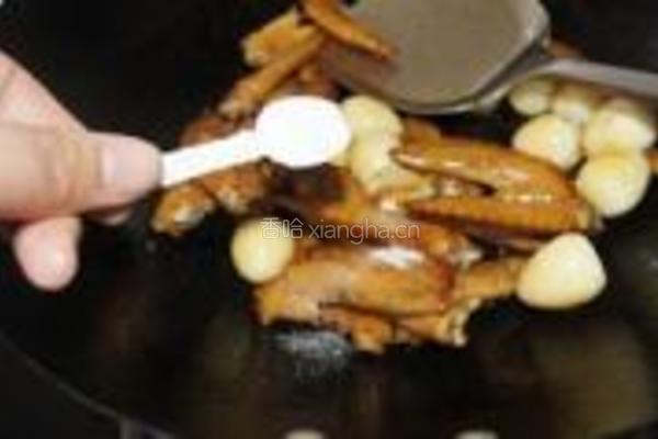鹌鹑蛋焖鸡翅尖的做法图解6