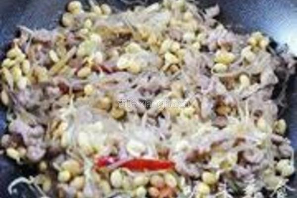 肉末黄豆芽炒粉条的做法图解7