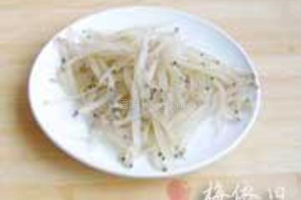 银鱼翡翠羹的做法图解1