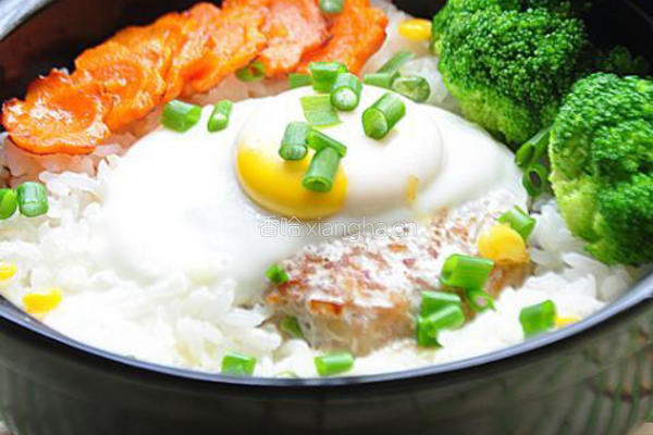 猪肉窝蛋煲仔饭