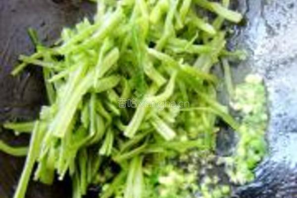 炒豆皮芹菜的做法图解3