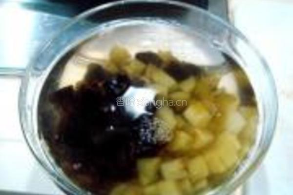 香干尖椒炒酱菜的做法图解2