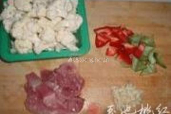 干煸菜花五花肉的做法图解1