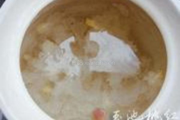 枇杷银耳汤的做法图解2