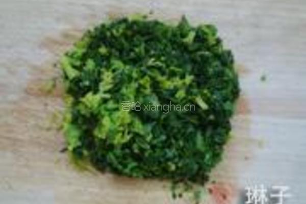 芹菜叶炒三鲜的做法图解1