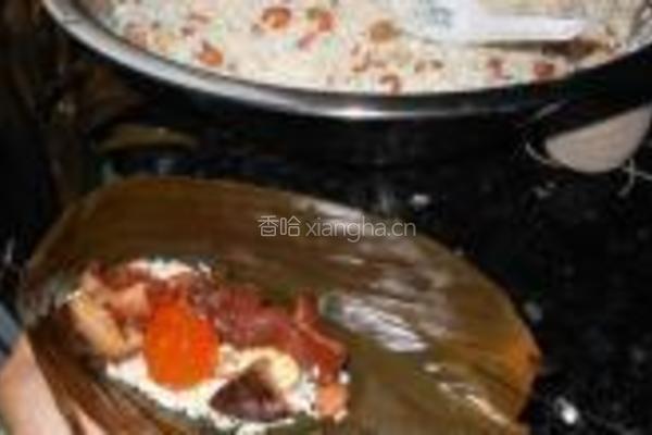 广式花生蛋黄粽的做法图解9