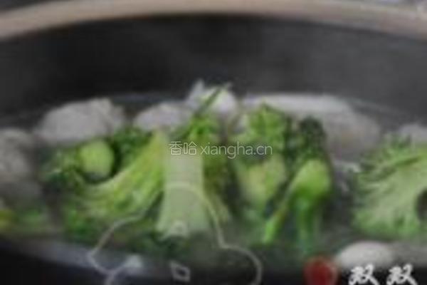 海鲜菇丸子汤的做法图解11