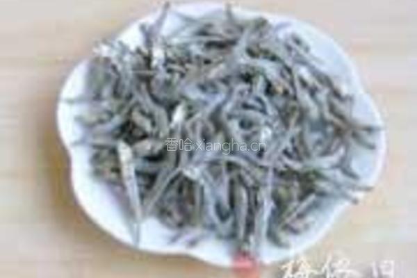 香辣小鱼干的做法图解5