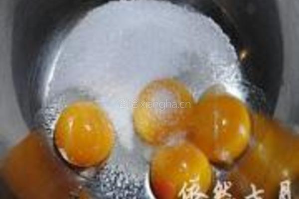 玫瑰果冻荔枝慕斯的做法图解1