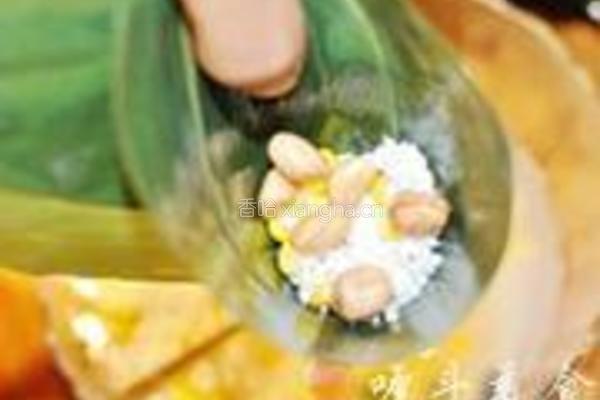 花生蜜枣粽子的做法图解10