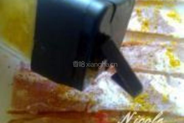 咖喱圣女果培根卷的做法图解3