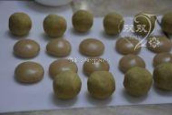 栗蓉蛋黄月饼的做法图解11