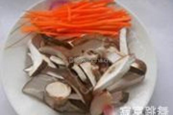 芹蒜香菇豆腐丝的做法图解3