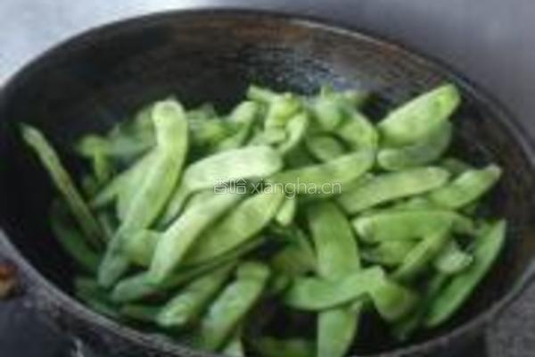 排骨炖豆角的做法图解3