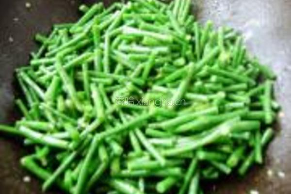 豇豆炒饼的做法图解4