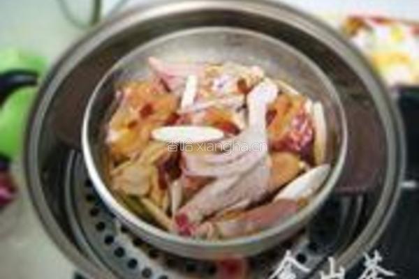 淮山枸杞蒸鸡的做法图解5