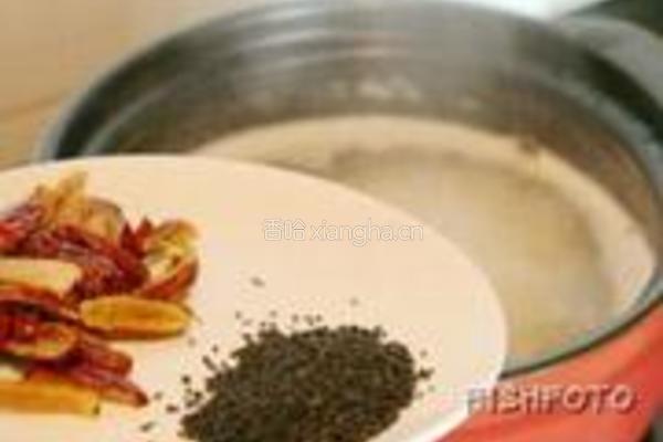 红枣黑芝麻粥的做法图解4