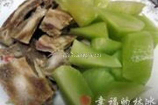 陈皮腊排骨炖青笋的做法图解1