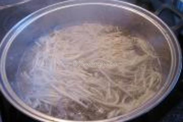 金针菇荞麦面的做法图解3