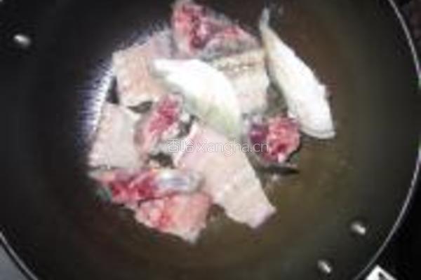 娃娃菜豆腐鱼头汤的做法图解2