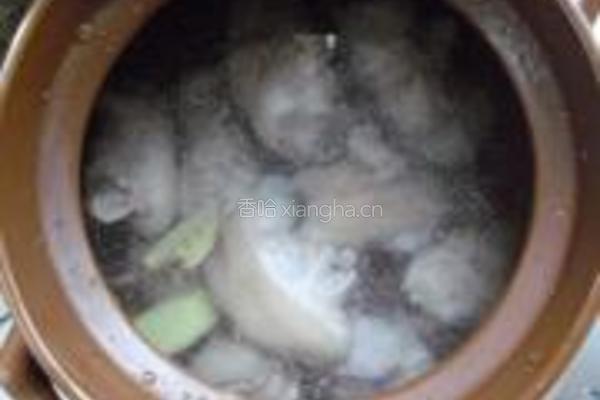 海带花生猪脚汤的做法图解6