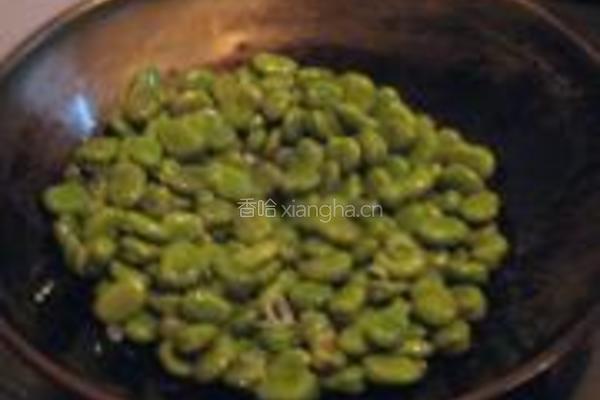 蒜香嫩蚕豆的做法图解4