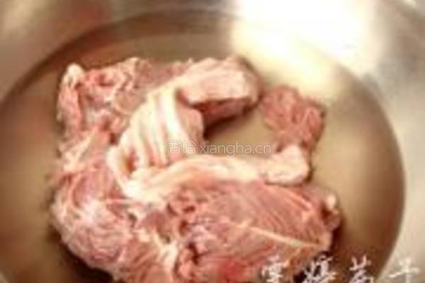 番茄土豆烩牛眼肉的做法图解1