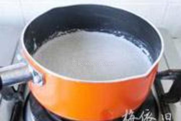 茯苓杏仁奶茶的做法图解1