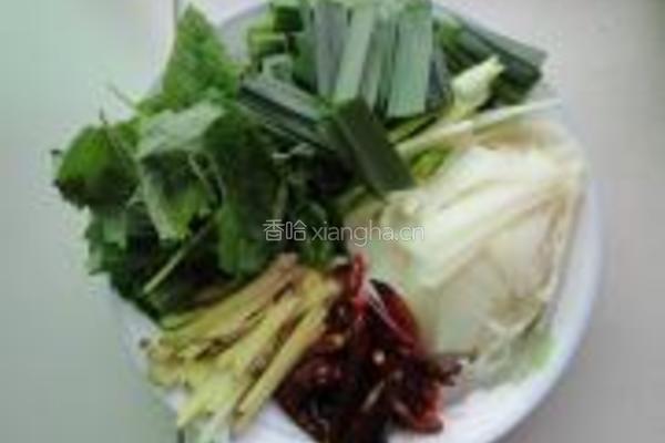 土豆炒田螺的做法图解1