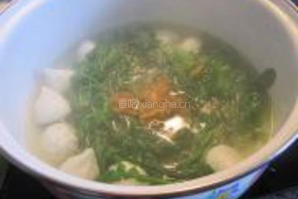 荠菜鱼包蛋汤的做法图解4