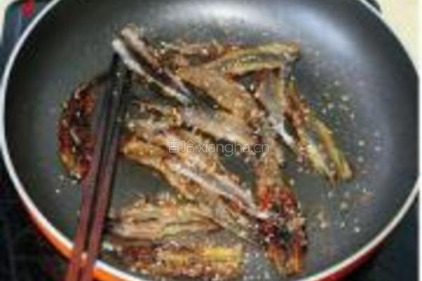 香煎马布鱼干的做法图解4