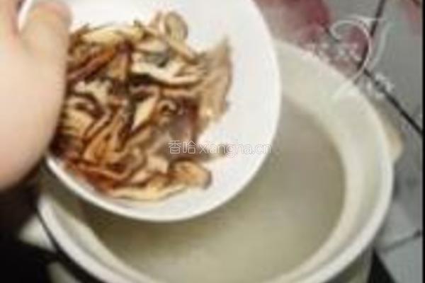 香菇生滚牛肉窝蛋粥的做法图解6