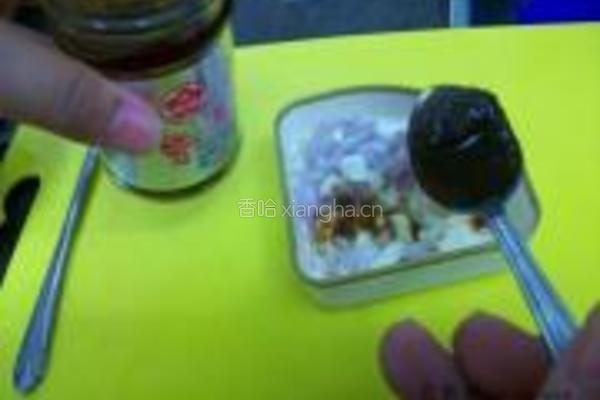 沙茶酱蒸马鲛鱼的做法图解2