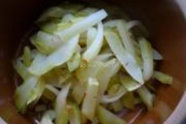 榨菜炒肉丝的做法图解2