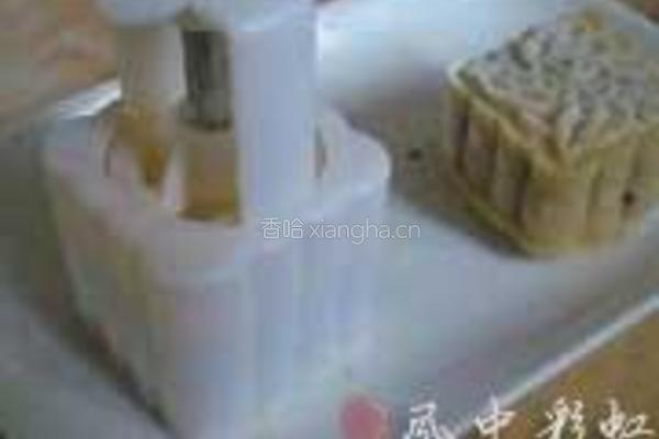 黄金冰皮月饼的做法图解7