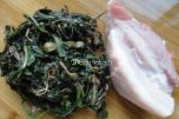 蒲公英炒肉片的做法图解1