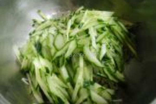 金针菇凉拌黄瓜的做法图解4